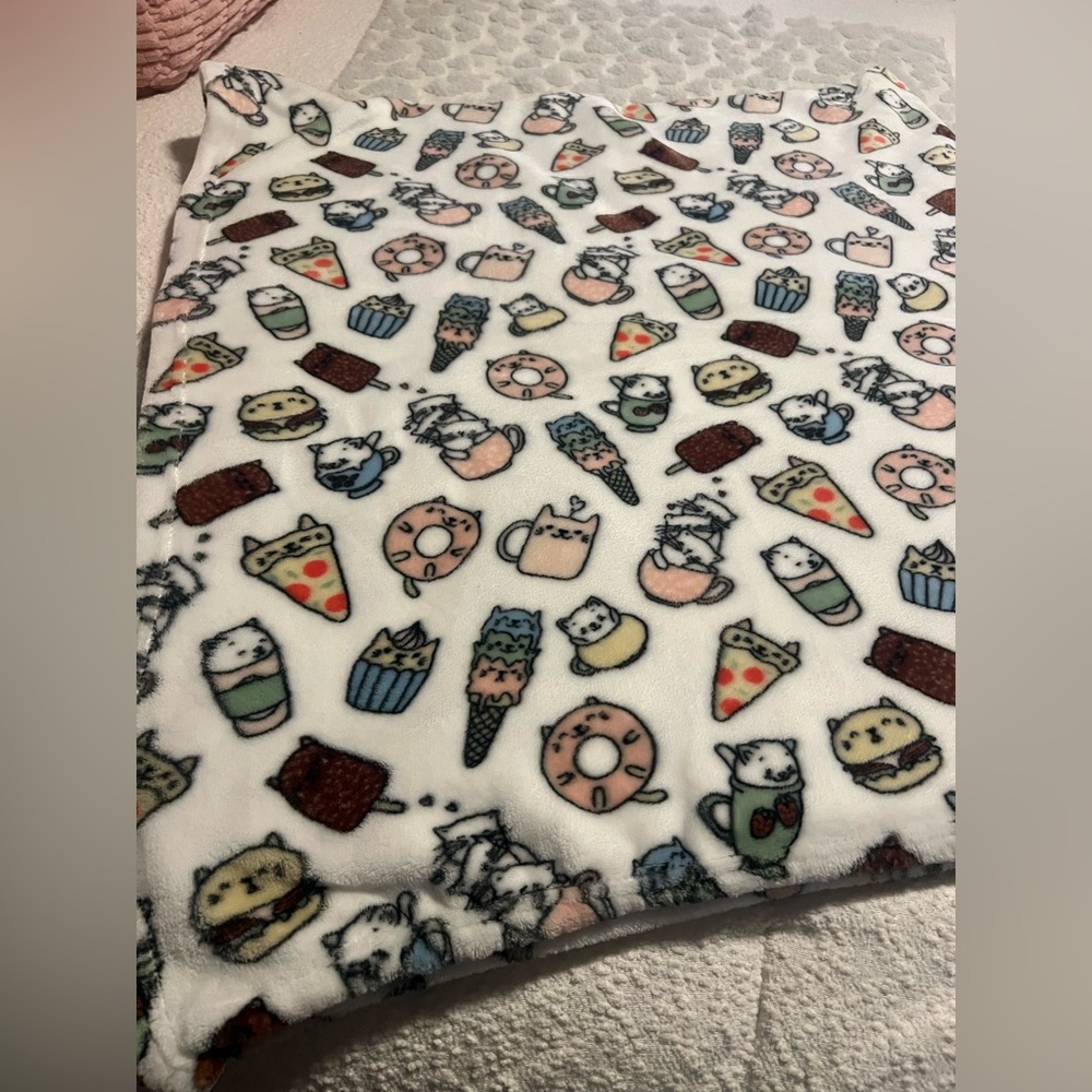 Cute Cat and Food Pattern Blanket
